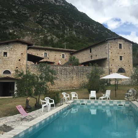 Rocca Lorenizo Pacentro Exterior photo